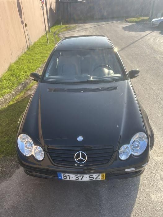 Usado Mercedes C220 143 HP (105 kW) 2002 Coupé