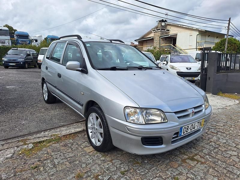Cinzento Usado 2002 Mitsubishi Space Star Van | € 2.500 - Imagem 1/4