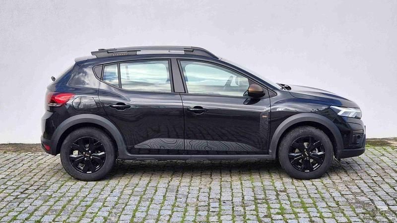 Usado Dacia Sandero Extreme 101 HP (74 kW) 2024 Preto SUV