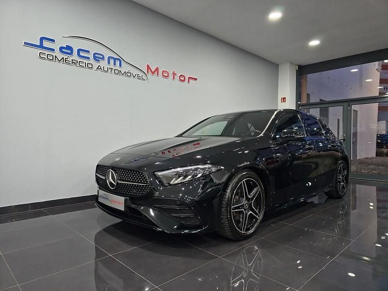 Preto Usado 2023 Mercedes A200 AMG line Sedan | € 32.990 - Imagem 1/4