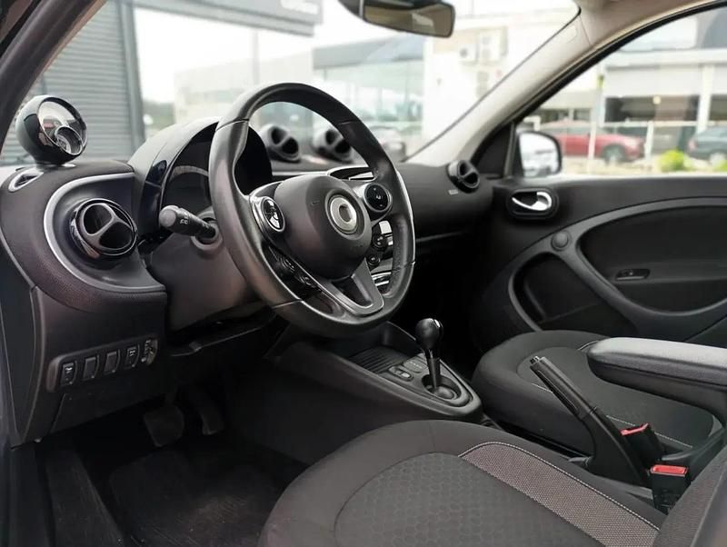 Usado Smart ForFour Electric Drive Passion 60 kW (82 HP) 2020 Cinzento