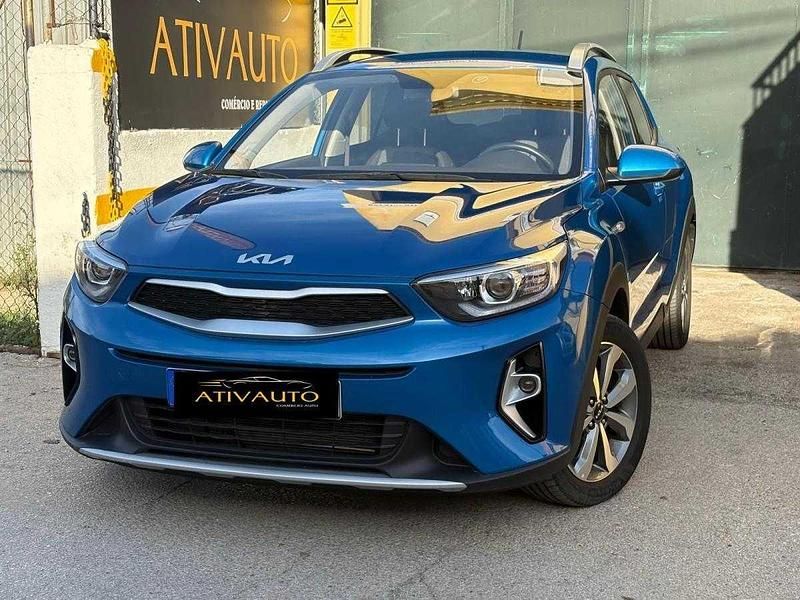 Azul Usado 2024 Kia Stonic SUV | € 15.750 (Bom preço) - Imagem 1/4