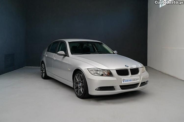 Cinza Usado 2009 BMW 320 Sedan | € 9.990 (Preço justo) - Imagem 1/1