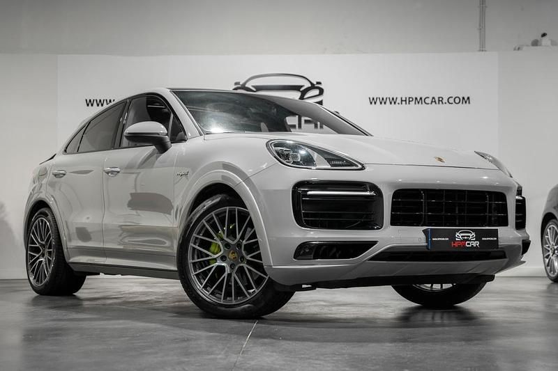 Cinzento Usado 2020 Porsche Cayenne SUV | € 83.900 (Caro) - Imagem 1/4
