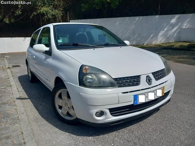 Branco Usado 2003 Renault Clio II Citadino | € 2.990 (Preço justo) - Imagem 1/1