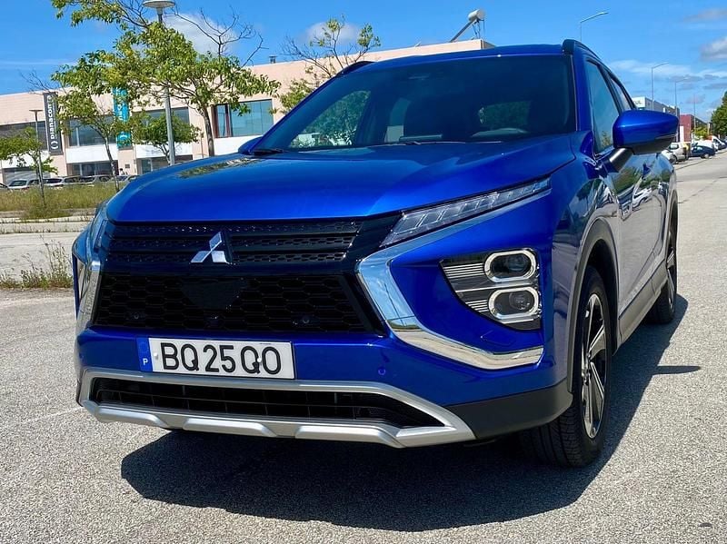 Azul Novo 2025 Mitsubishi Eclipse Cross SUV | € 41.500 (Caro) - Imagem 1/4