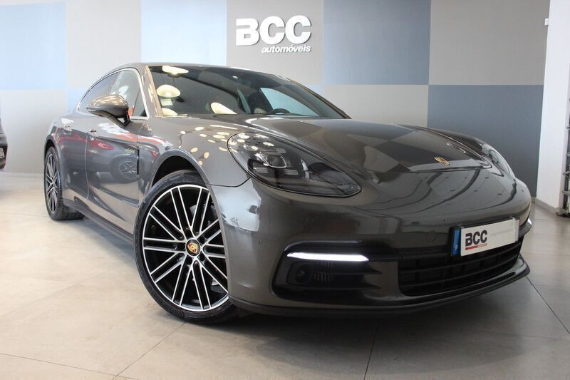 Cinza Usado 2018 Porsche Panamera 4 Executive Sedan | € 69.990 (Super Preço) - Imagem 1/4