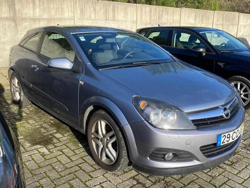 Usado Opel Astra GTC 90 HP (66 kW) 2006 Cinzento