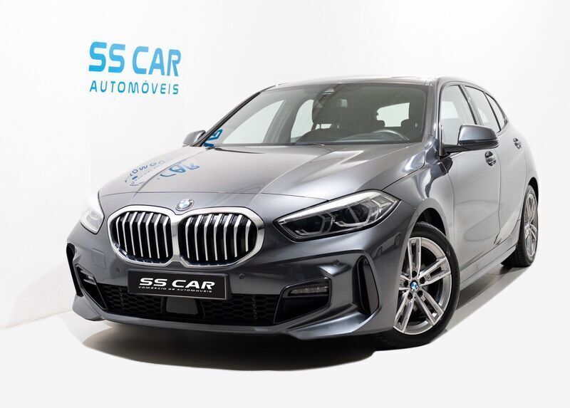 Cinza Usado 2021 BMW 116 Citadino | € 23.890 (Preço justo) - Imagem 1/4