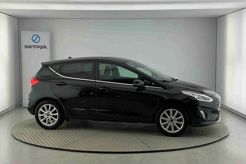Preto Usado 2018 Ford Fiesta Titanium Citadino | € 13.800 (Caro) - Imagem 1/4