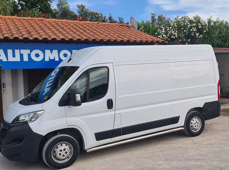 Branco Usado 2022 Opel Movano Edition Van | € 18.950 - Imagem 1/4