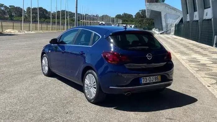 Usado Opel Astra Cosmo 140 HP (102 kW) 2014 Outra (metalizado) Carrinha