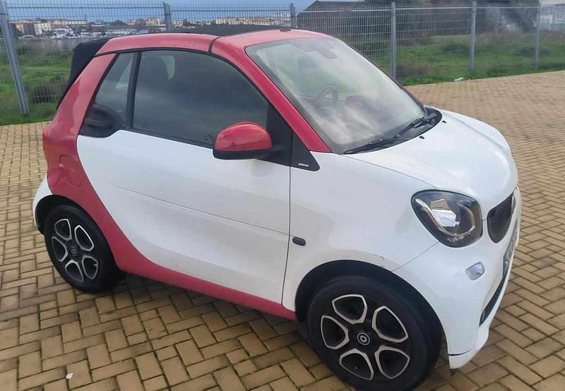 Branco Usado 2016 Smart ForTwo Cabrio Cabrios | € 12.450 - Imagem 1/4