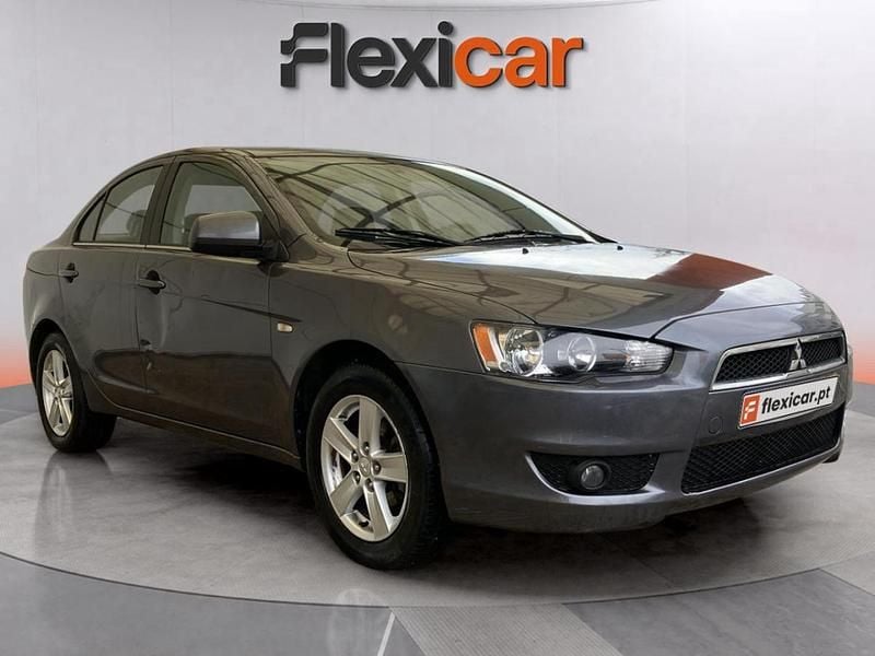 Cinza Usado 2009 Mitsubishi Lancer Invite Sedan | € 6.490 - Imagem 1/4