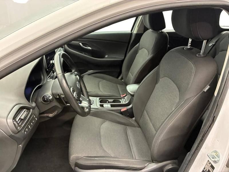 Usado Hyundai i30 116 HP (85 kW) 2022 Branco Carrinha