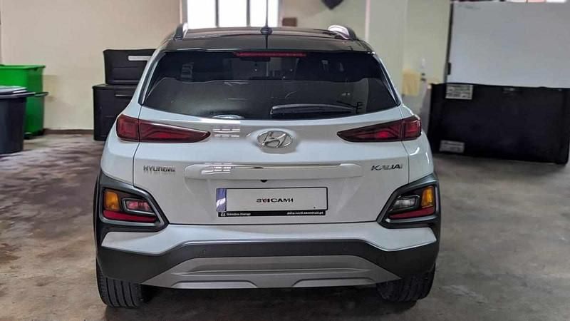 Usado Hyundai Kauai 120 HP (88 kW) 2020 Branco SUV