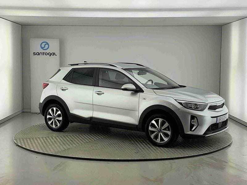 Prateado Usado 2025 Kia Stonic SUV | € 17.990 (Preço justo) - Imagem 1/4