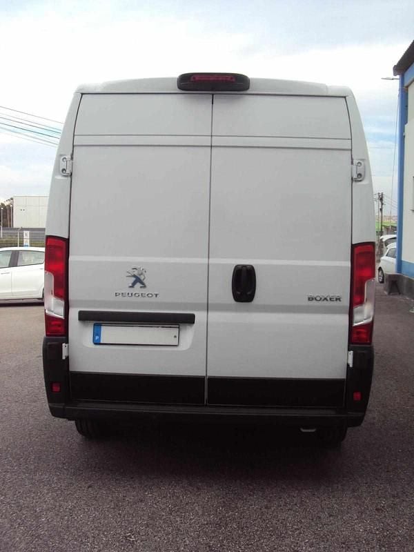 Usado Peugeot Boxer 165 HP (121 kW) 2023 Branco Van