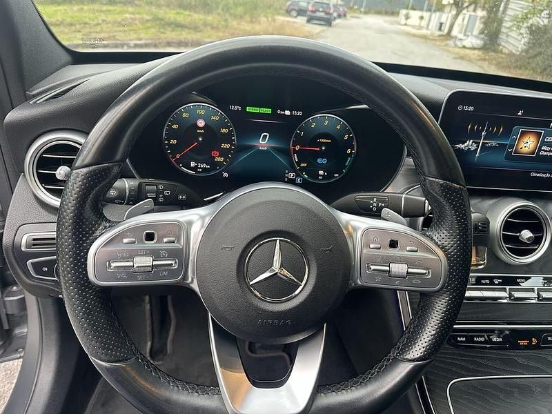 Usado 2021 Mercedes C300e Sedan | € 30.000 (Preço justo) - Imagem 1/4