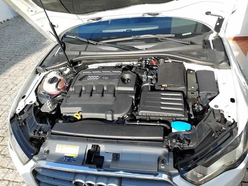 Usado Audi A3 110 HP (80 kW) 2015 Branco Citadino