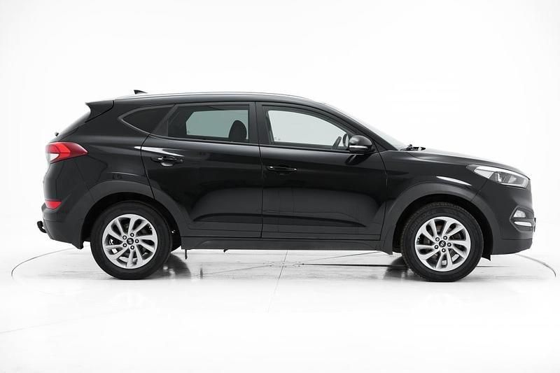 Usado Hyundai Tucson 116 HP (85 kW) 2016 Preto SUV