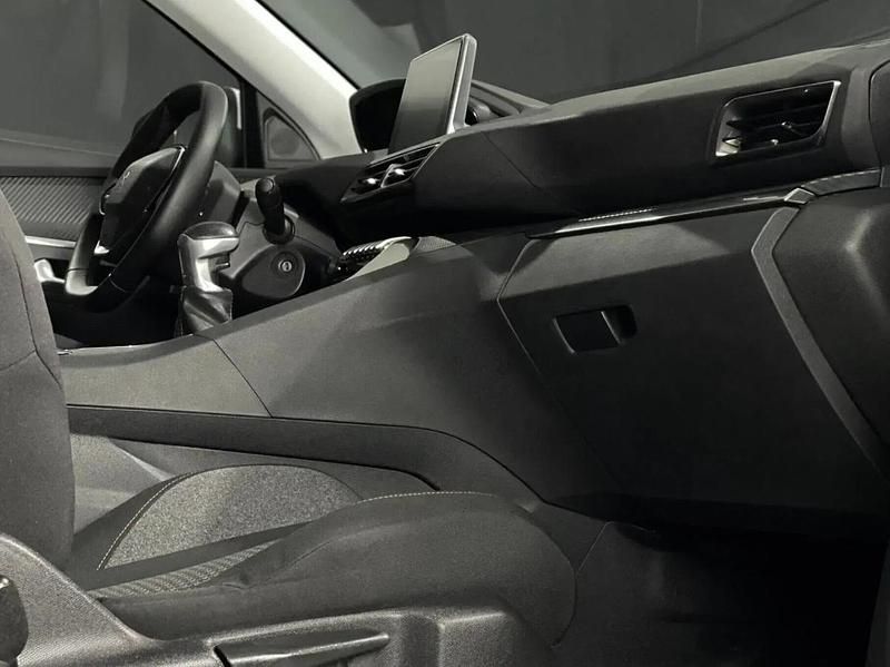 Usado Peugeot 3008 Active 130 HP (95 kW) 2018 Branco SUV