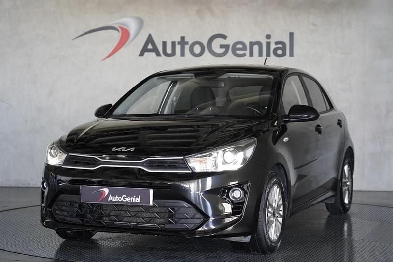 Cinzento Usado 2023 Kia Rio Citadino | € 16.990 (Preço justo) - Imagem 1/4