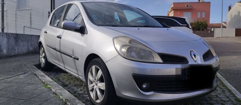 Usado 2005 Renault Clio III Sedan | € 3.490 - Imagem 1/4