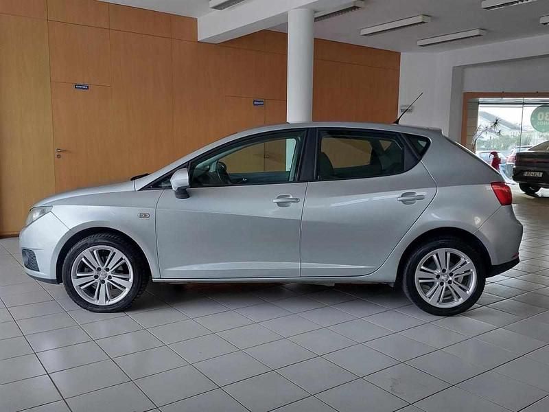 Usado Seat Ibiza 69 HP (50 kW) 2011 Cinzento Citadino