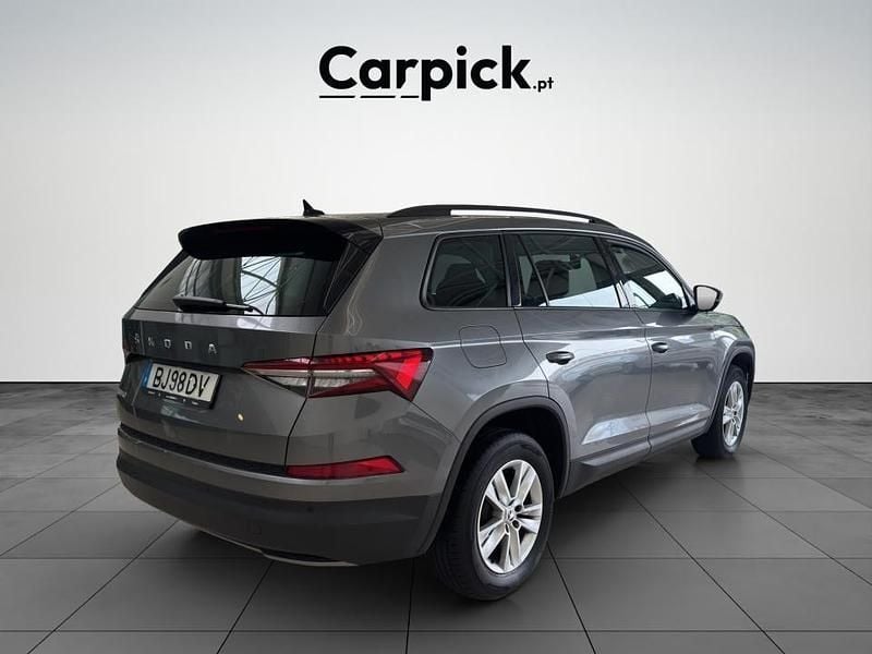 Usado Skoda Kodiaq 150 HP (110 kW) 2024 Cinza SUV