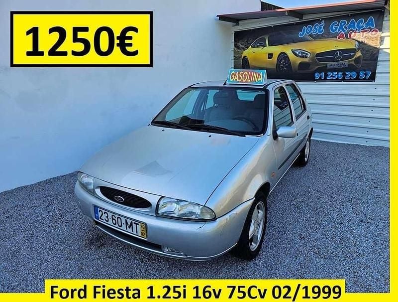 Cinzento Usado 1999 Ford Fiesta | € 1.250 - Imagem 1/4