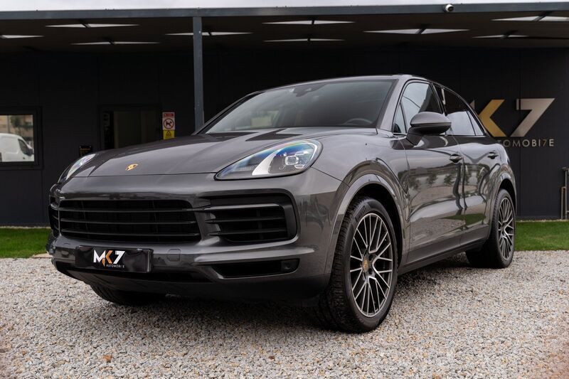Cinza Usado 2019 Porsche Cayenne Platinum Edition SUV | € 69.900 (Preço justo) - Imagem 1/4