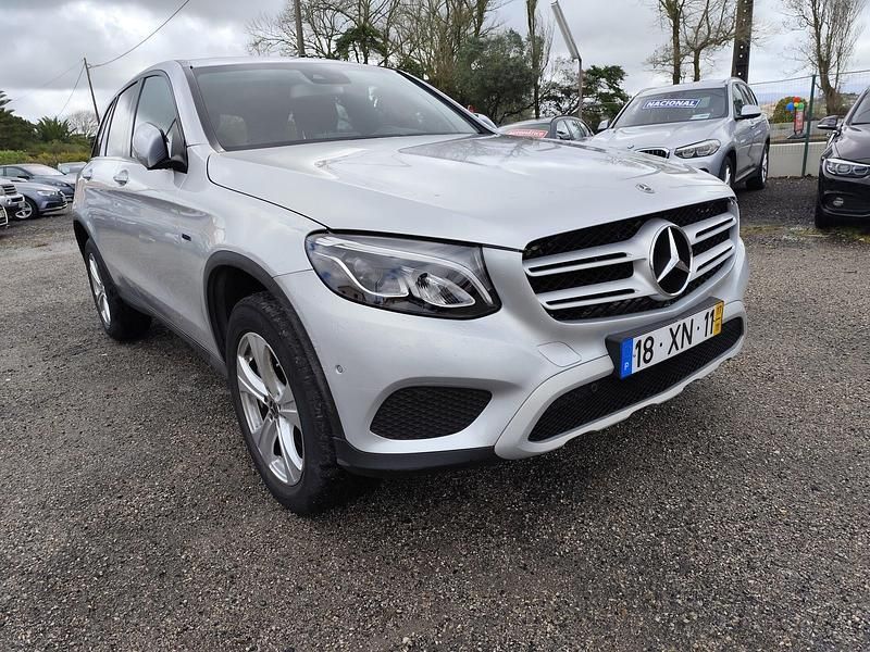 Cinza Usado 2017 Mercedes GLC350 SUV | € 29.900 - Imagem 1/4
