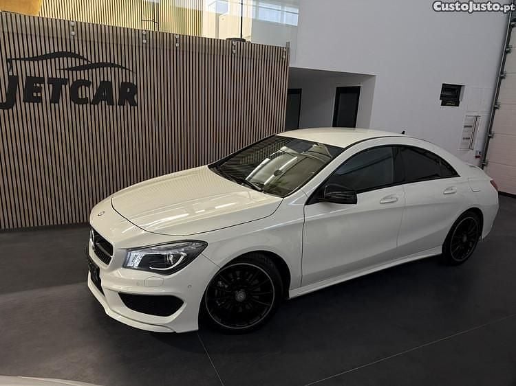 Branco Usado 2014 Mercedes CLA220 AMG Sedan | € 25.200 (Super Preço) - Imagem 1/1