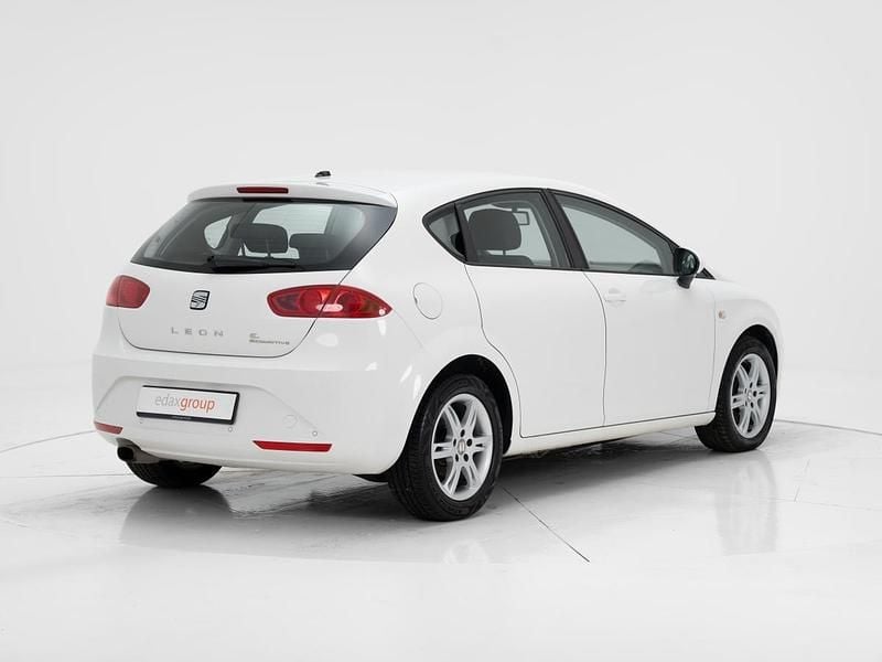 Usado Seat Leon 105 HP (77 kW) 2010 Branco Citadino