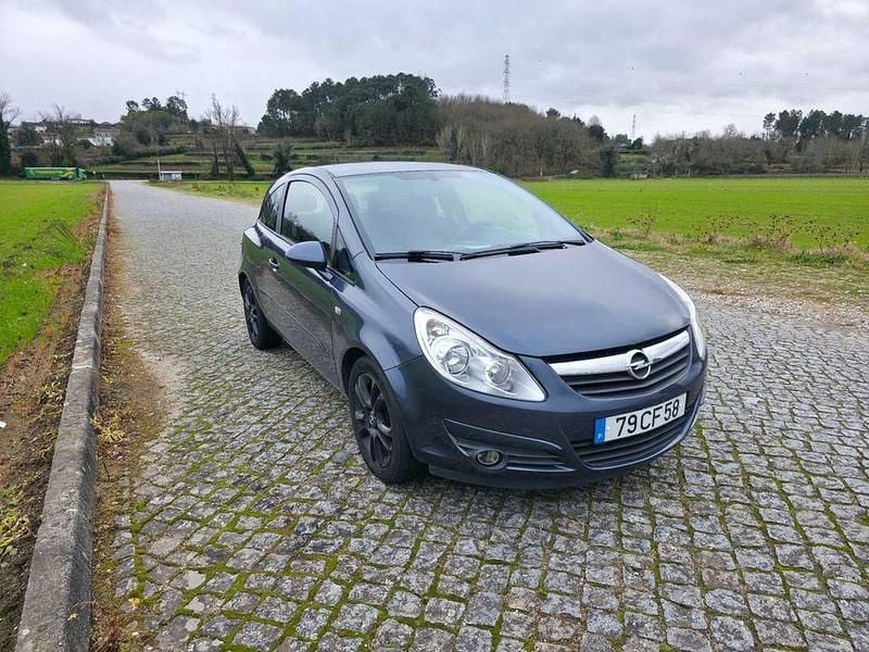 Usado Opel Astra GTC 90 HP (66 kW) 2007