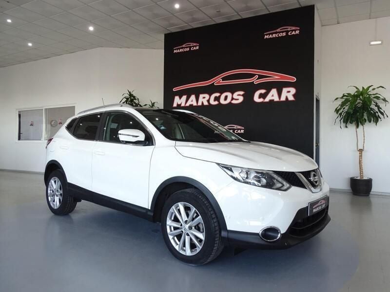 Branco Usado 2016 Nissan Qashqai N-Connecta SUV | € 17.900 (Preço elevado) - Imagem 1/4