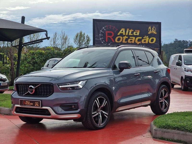 Antracite Usado 2021 Volvo XC40 SUV | € 32.750 - Imagem 1/4