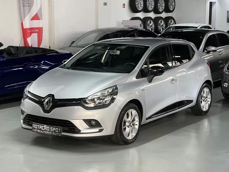 Cinzento Usado 2016 Renault Clio IV LIMITED | € 9.990 (Preço justo) - Imagem 1/4
