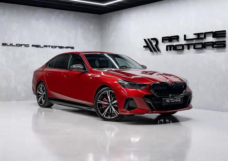 Vermelho Usado 2024 BMW i5 Comfort Edition Sedan | € 62.500 - Imagem 1/4