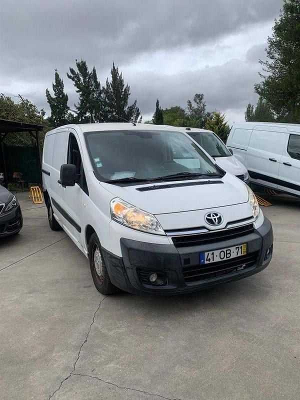 Branco Usado 2013 Toyota Proace Van | € 12.900 - Imagem 1/4