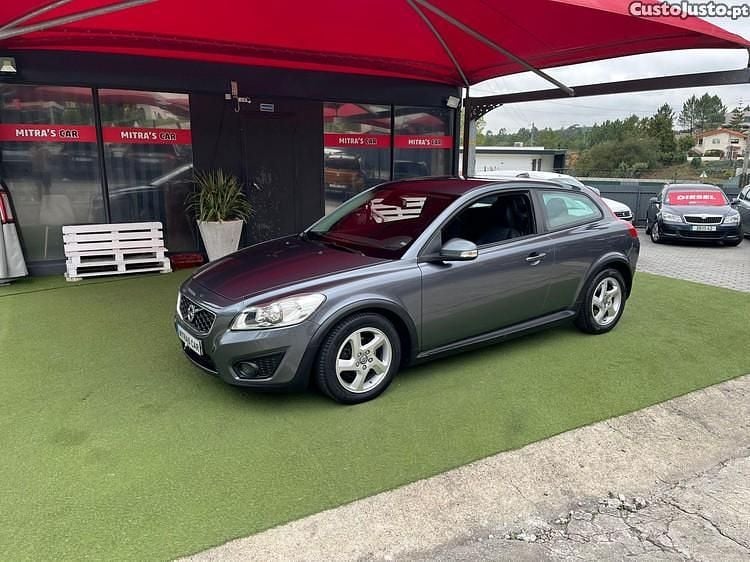Cinza Usado 2009 Volvo C30 Citadino | € 7.950 - Imagem 1/1