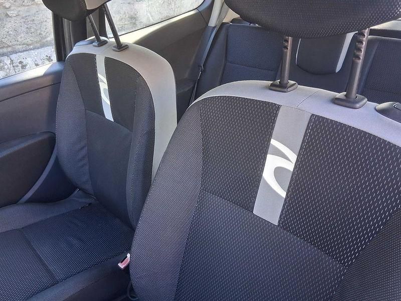 Usado Renault Clio III Rip Curl 85 HP (62 kW) 2008