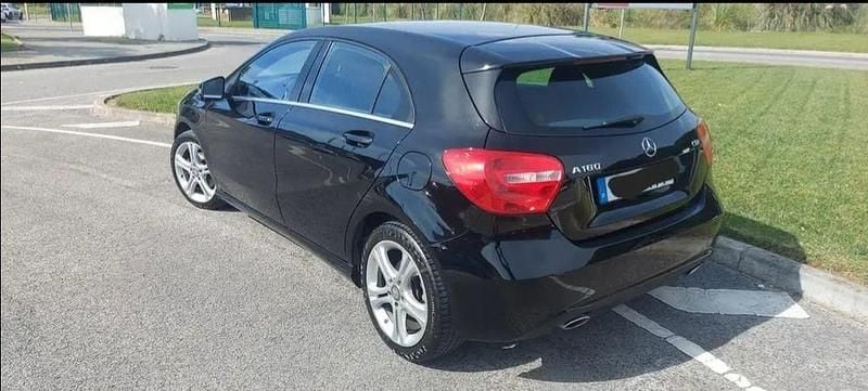 Usado Mercedes A180 Urban 109 HP (80 kW) 2014 Sedan