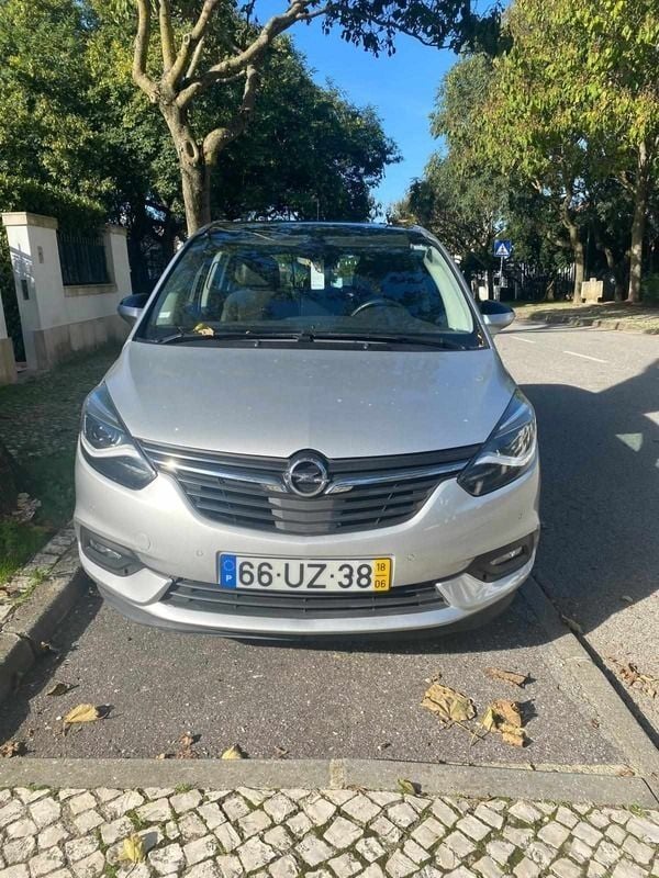 Cinzento Usado 2018 Opel Zafira Monovolume | € 16.500 (Preço justo) - Imagem 1/4