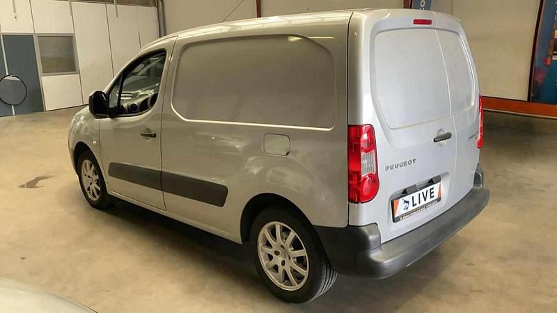 Usado Peugeot Partner 92 HP (67 kW) 2012 Cinzento Monovolume