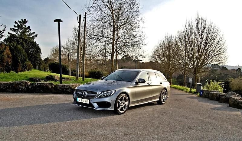 Usado Mercedes C200 AMG line 136 HP (100 kW) 2015 Cinza Carrinha