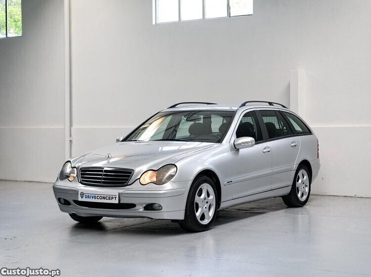 Cinza Usado 2001 Mercedes C220 Classic | € 6.490 - Imagem 1/1