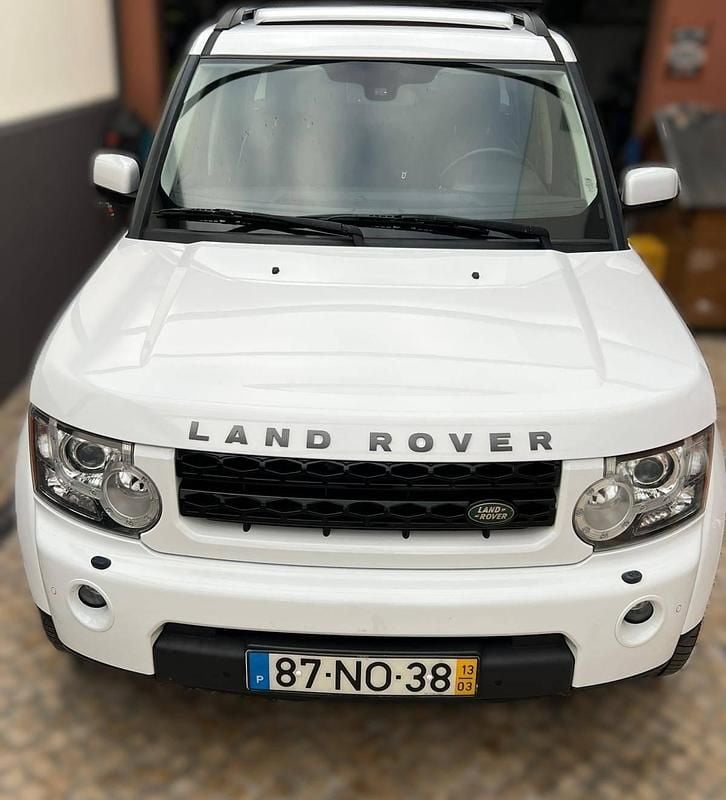 Branco Usado 2013 Land Rover Discovery 4 HSE SUV | € 33.000 - Imagem 1/4