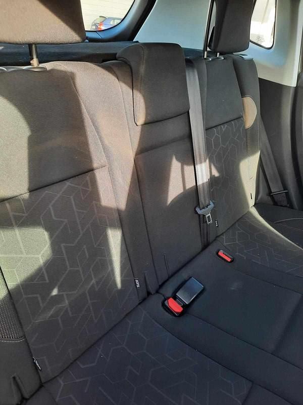 Usado Peugeot 2008 83 HP (61 kW) 2016 Cinzento SUV